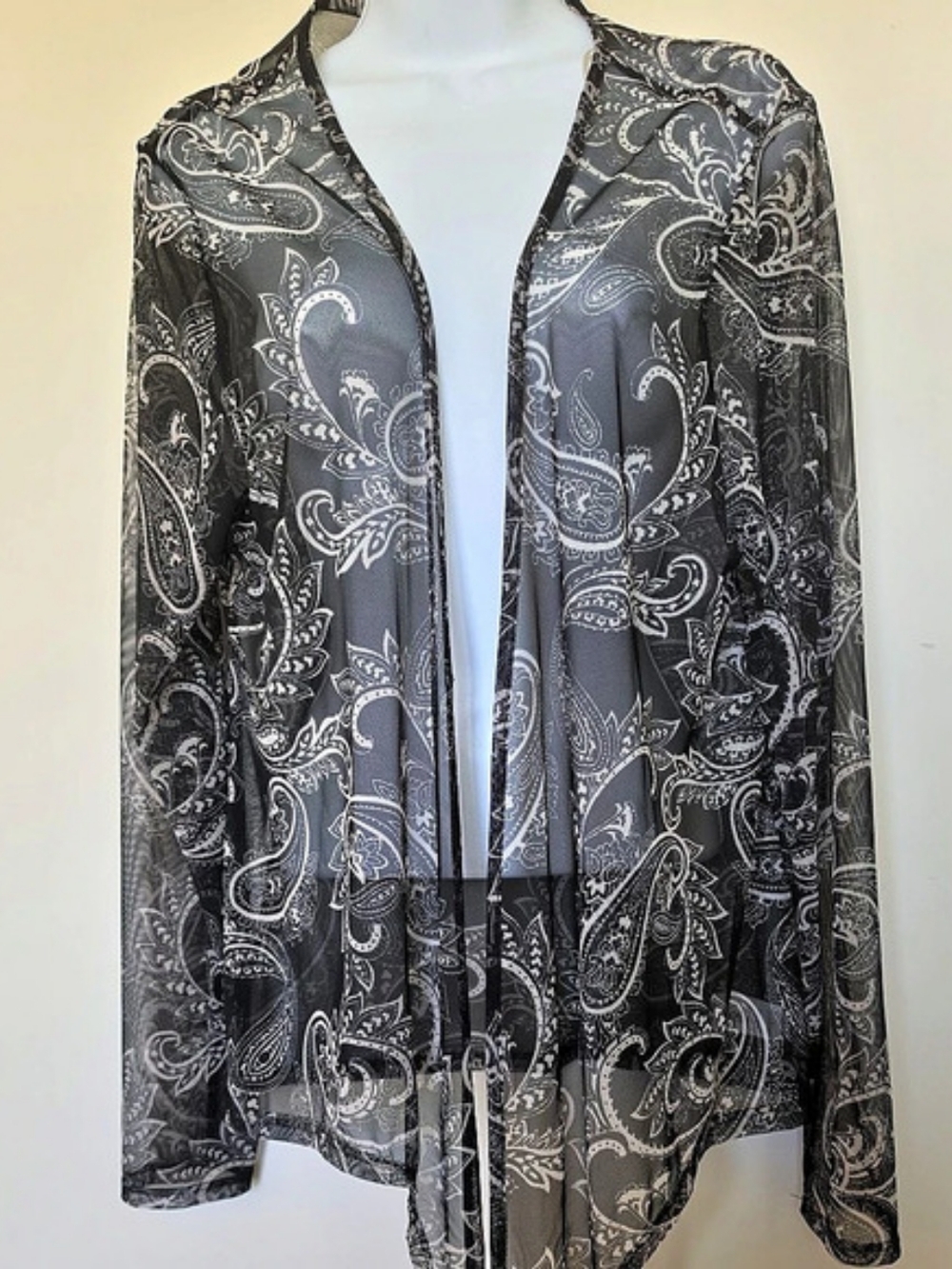 ZenobiaLong Sleeve Top in Gray & Black Size 1XL